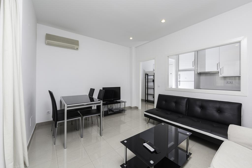 Gran Via Apartment Madrid Exterior photo