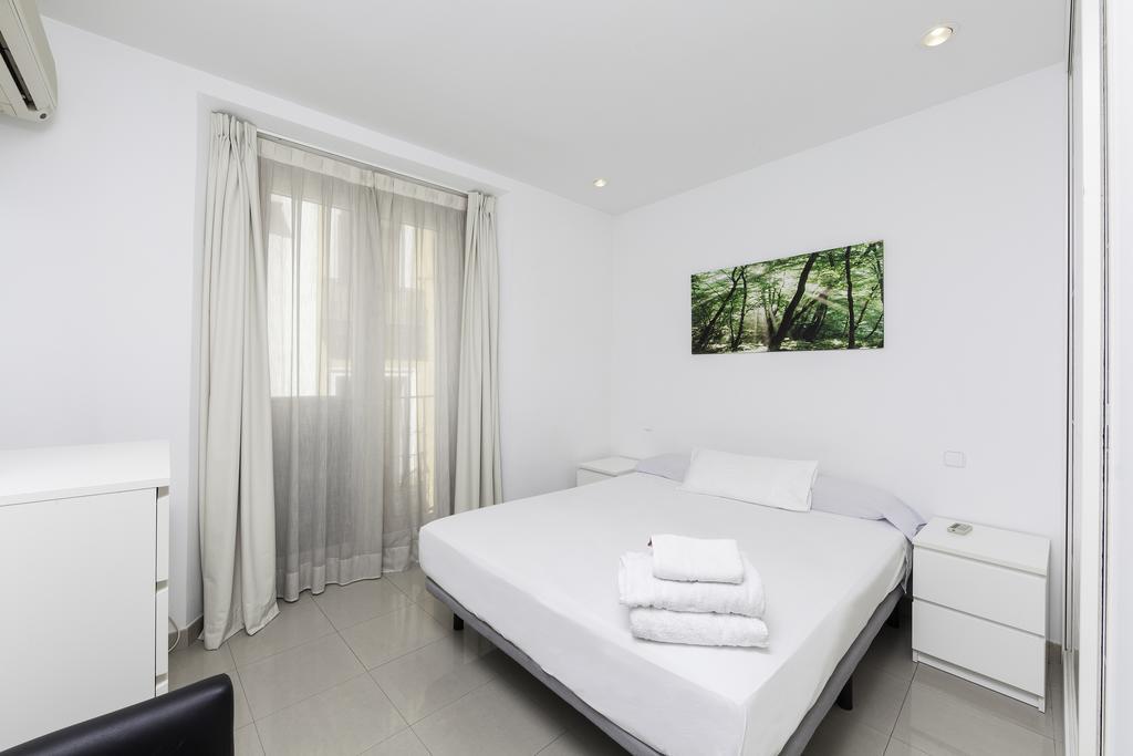 Gran Via Apartment Madrid Exterior photo