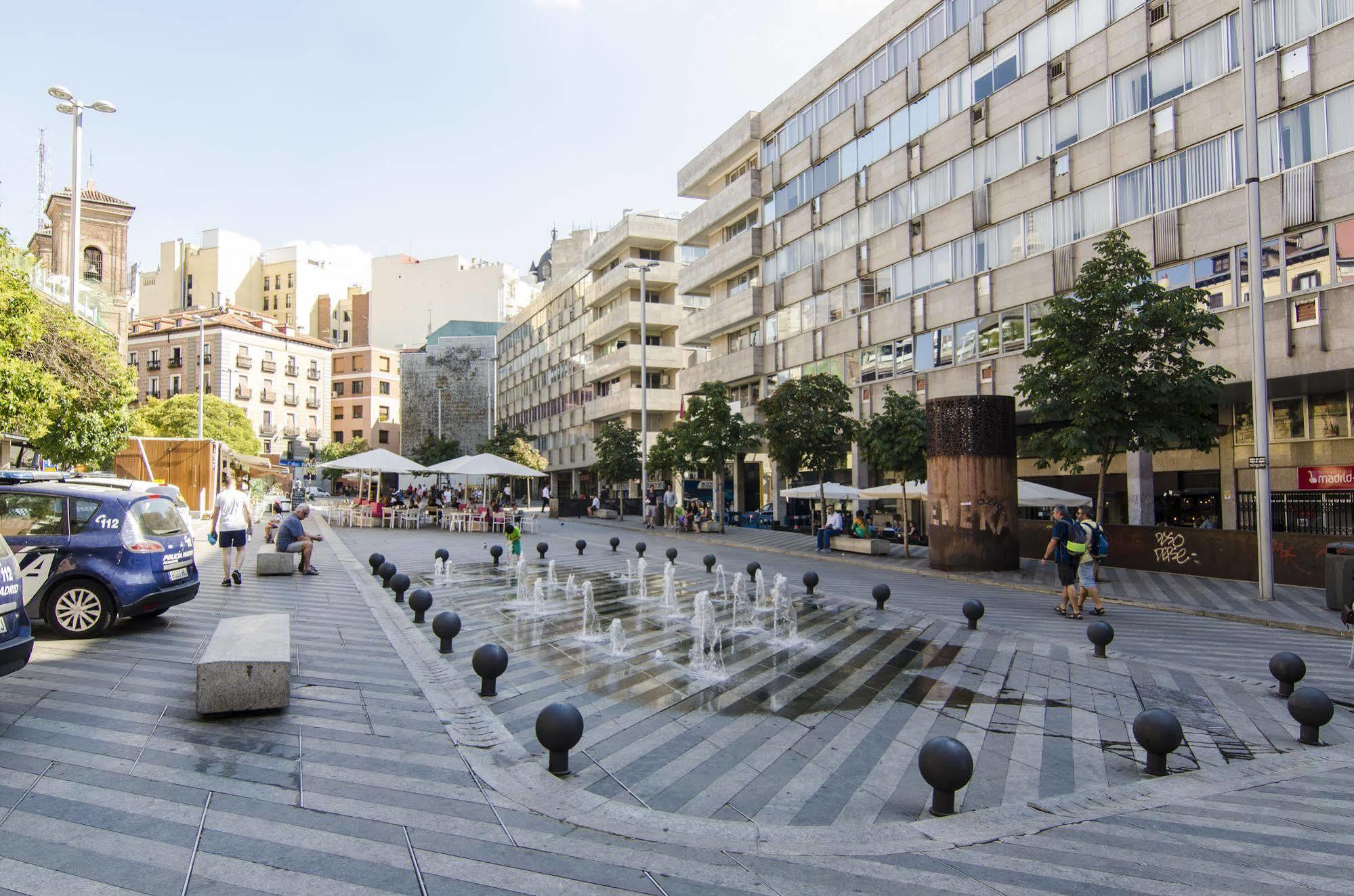 Gran Via Apartment Madrid Exterior photo