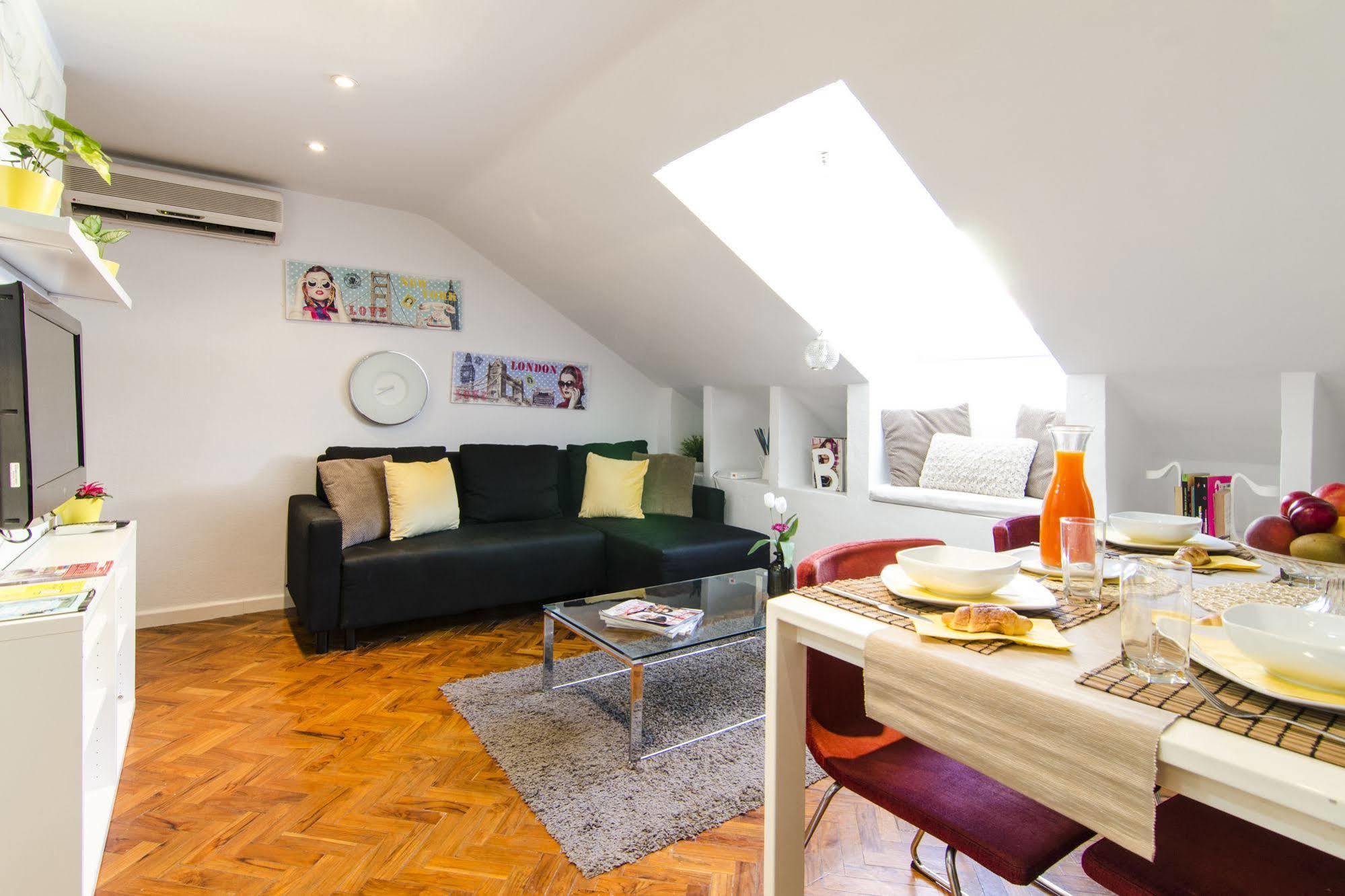 Gran Via Apartment Madrid Exterior photo